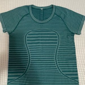 Lululemon swiftly tech short sleeve